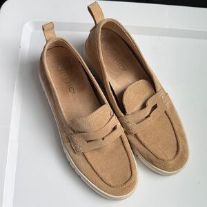 Vionic Beige Suede Loafers Uptown 7.5 sand